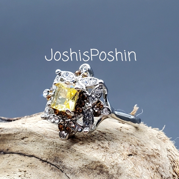 Silver yellow citrine flower shape ring - Picture 2 of 13